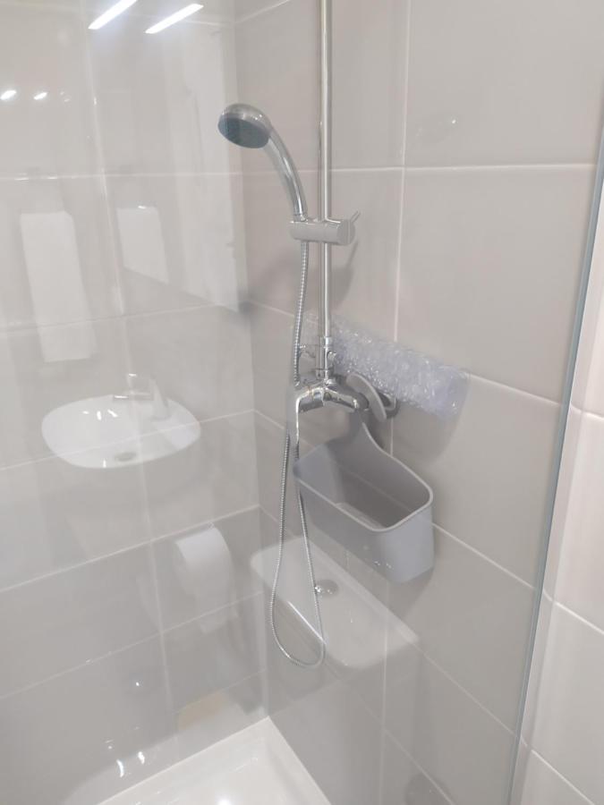 Hall 92 Quartos Com Wc Em Moradia Com Piscina A-Das-Lebres Лоурес Екстериор снимка