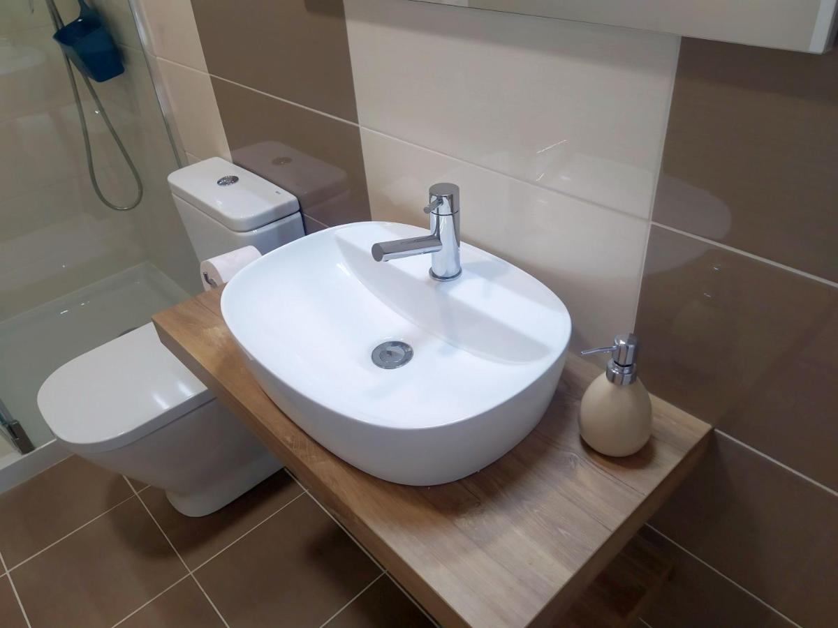 Hall 92 Quartos Com Wc Em Moradia Com Piscina A-Das-Lebres Лоурес Екстериор снимка