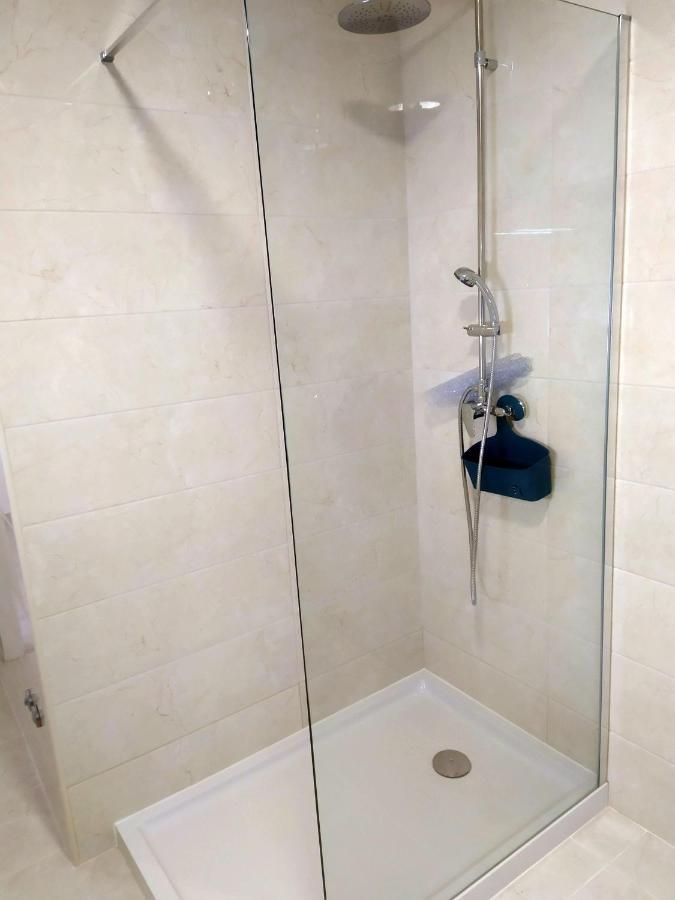 Hall 92 Quartos Com Wc Em Moradia Com Piscina A-Das-Lebres Лоурес Екстериор снимка