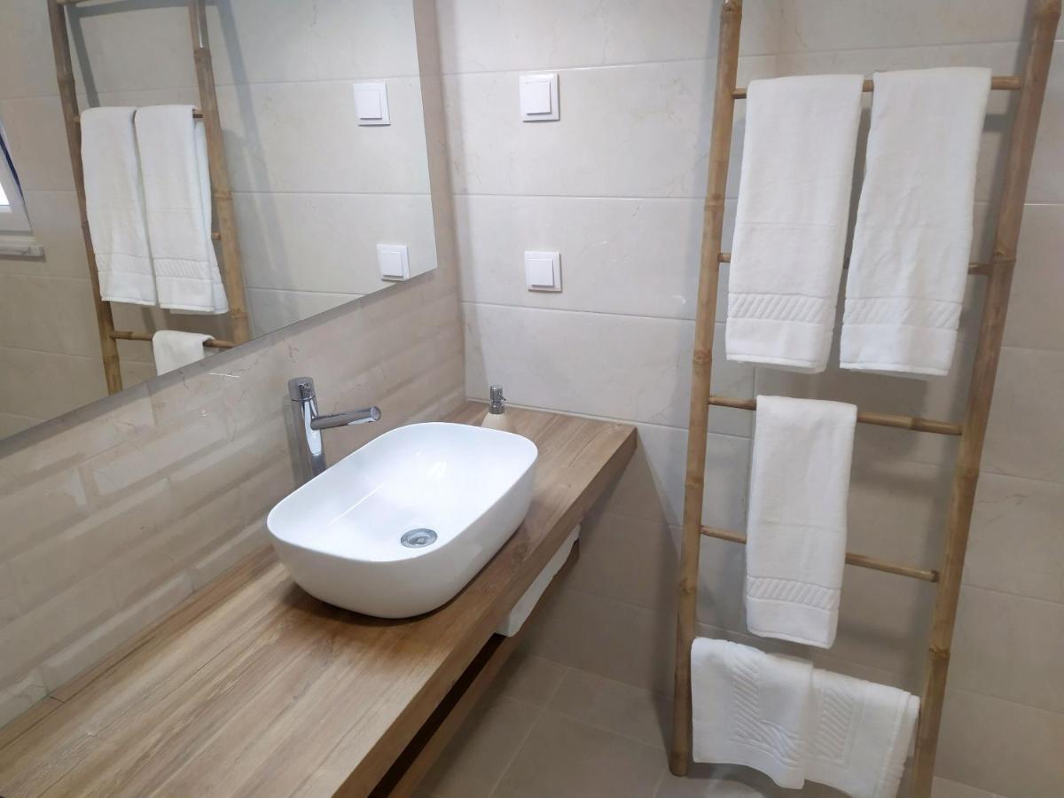 Hall 92 Quartos Com Wc Em Moradia Com Piscina A-Das-Lebres Лоурес Екстериор снимка