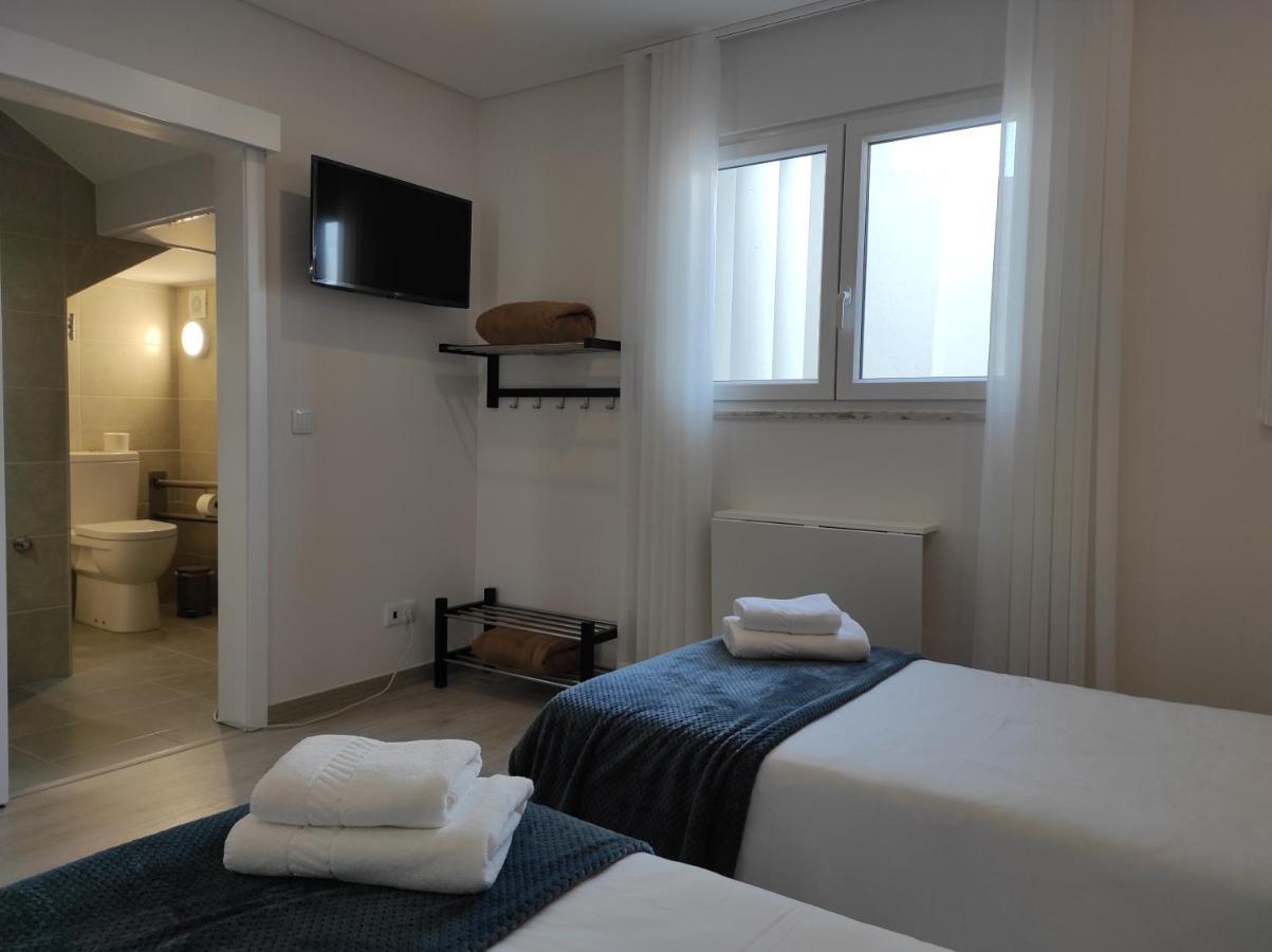 Hall 92 Quartos Com Wc Em Moradia Com Piscina A-Das-Lebres Лоурес Екстериор снимка