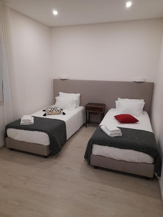 Hall 92 Quartos Com Wc Em Moradia Com Piscina A-Das-Lebres Лоурес Екстериор снимка