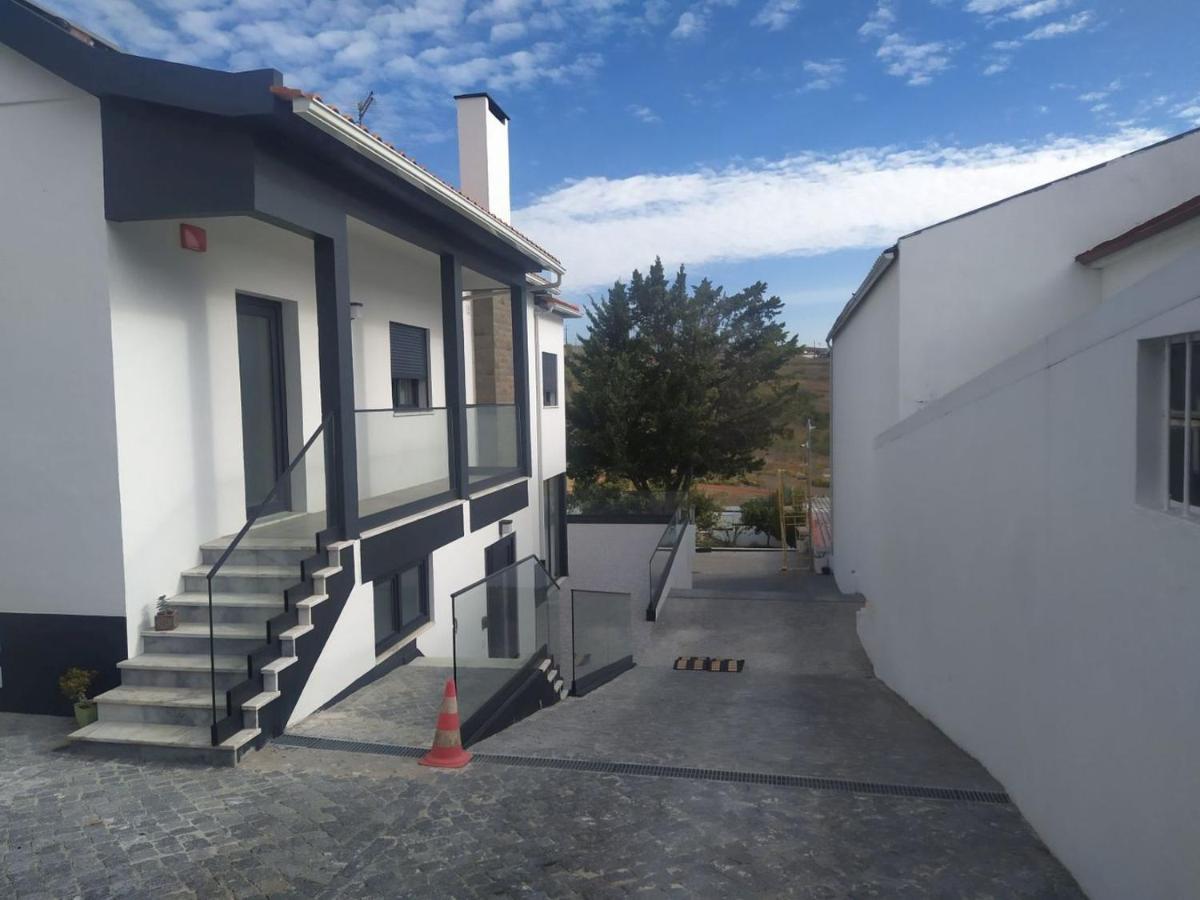 Hall 92 Quartos Com Wc Em Moradia Com Piscina A-Das-Lebres Лоурес Екстериор снимка