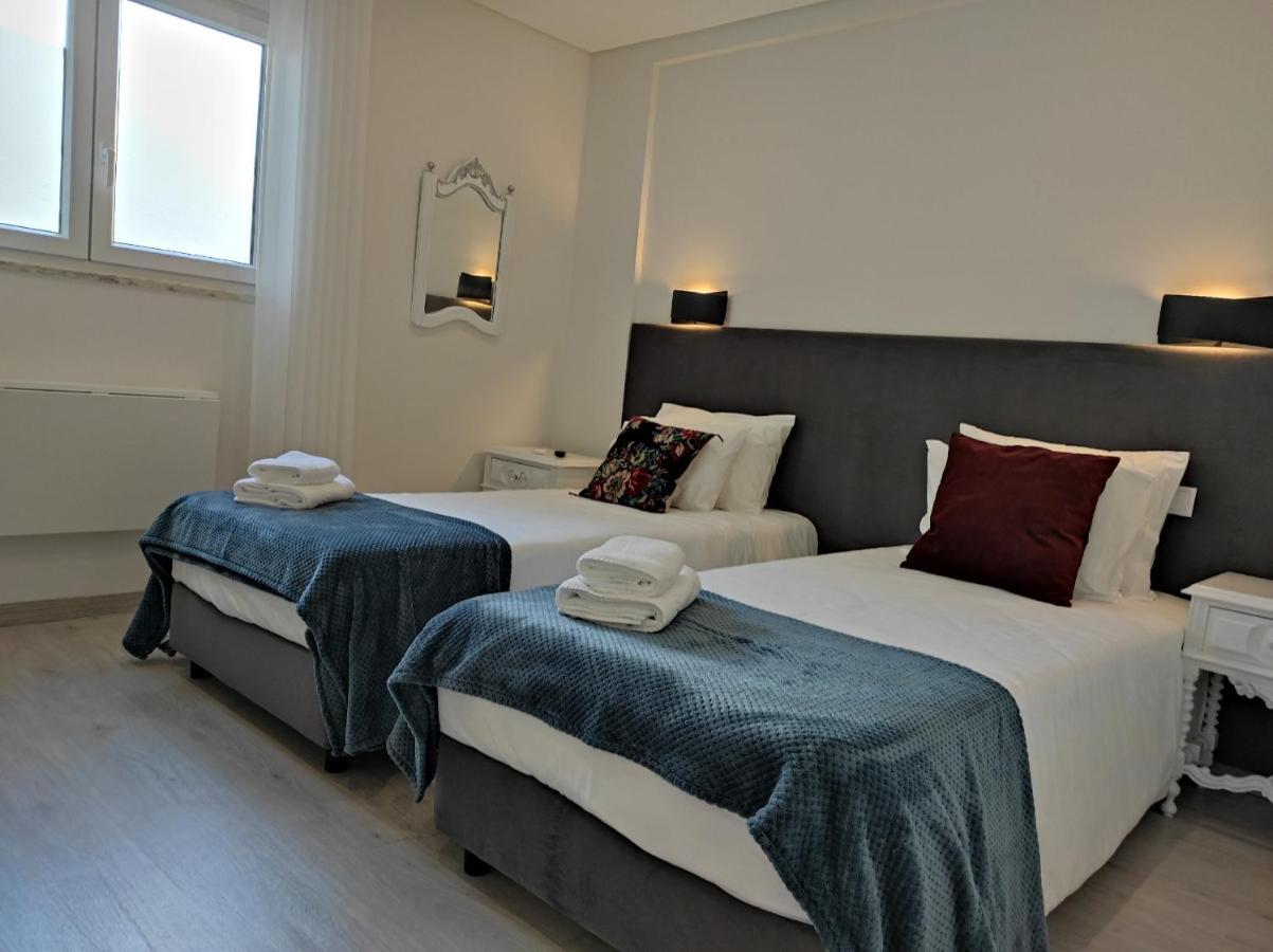Hall 92 Quartos Com Wc Em Moradia Com Piscina A-Das-Lebres Лоурес Екстериор снимка