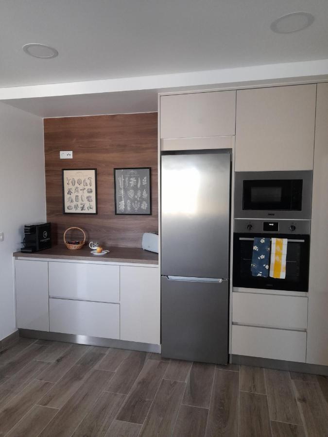 Hall 92 Quartos Com Wc Em Moradia Com Piscina A-Das-Lebres Лоурес Екстериор снимка