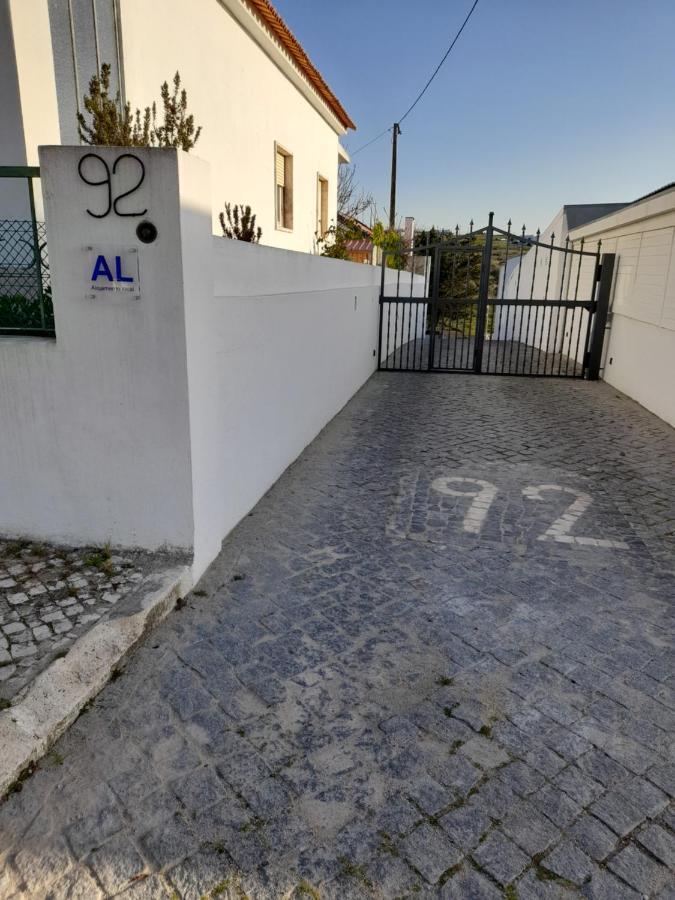 Hall 92 Quartos Com Wc Em Moradia Com Piscina A-Das-Lebres Лоурес Екстериор снимка