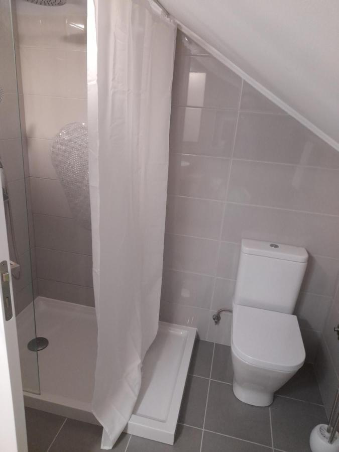 Hall 92 Quartos Com Wc Em Moradia Com Piscina A-Das-Lebres Лоурес Екстериор снимка