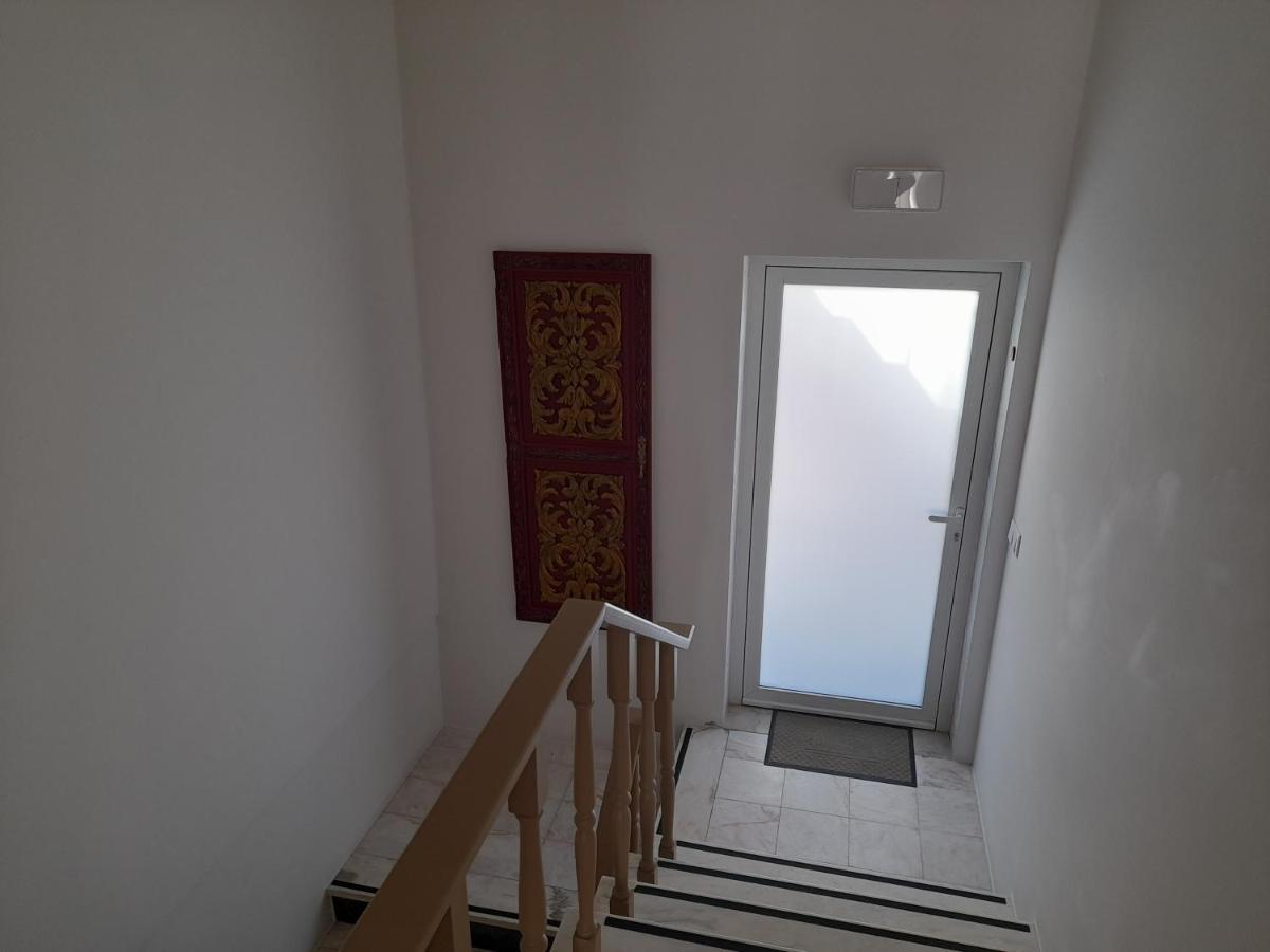 Hall 92 Quartos Com Wc Em Moradia Com Piscina A-Das-Lebres Лоурес Екстериор снимка