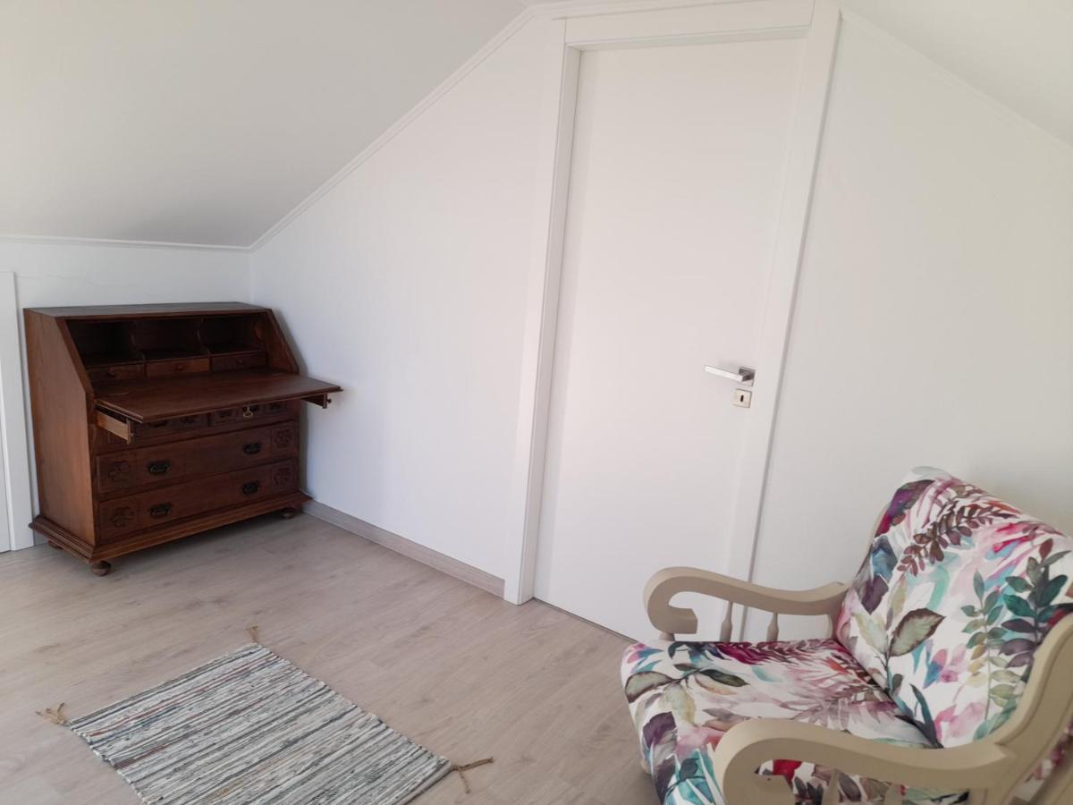 Hall 92 Quartos Com Wc Em Moradia Com Piscina A-Das-Lebres Лоурес Екстериор снимка