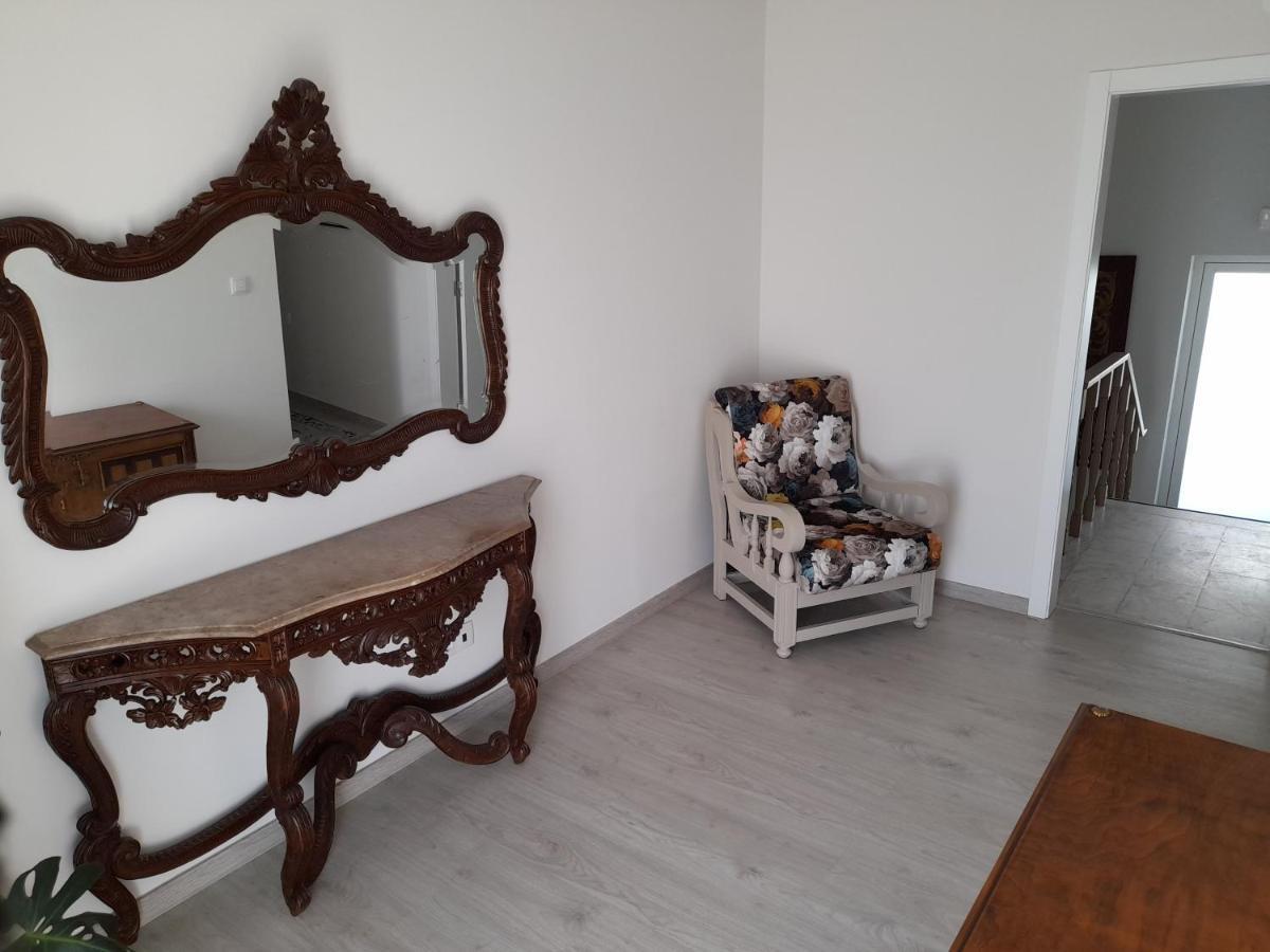 Hall 92 Quartos Com Wc Em Moradia Com Piscina A-Das-Lebres Лоурес Екстериор снимка