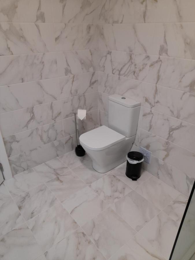 Hall 92 Quartos Com Wc Em Moradia Com Piscina A-Das-Lebres Лоурес Екстериор снимка